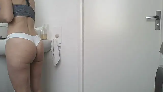 Valentinette online show from April 2026 09:48:02 AM