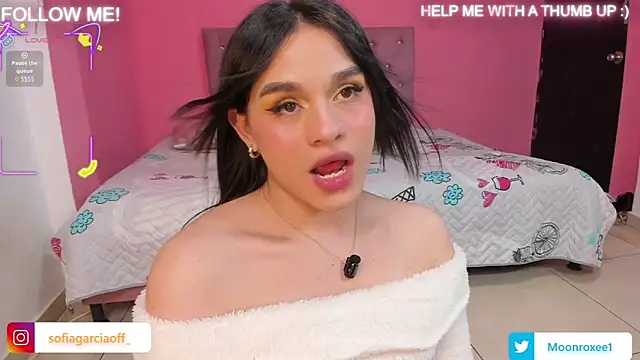 Snapshot of Moonroxe_ chatting on April 2026 09:54:01 PM Moonroxe online show from April 2026 09:54:01 PM