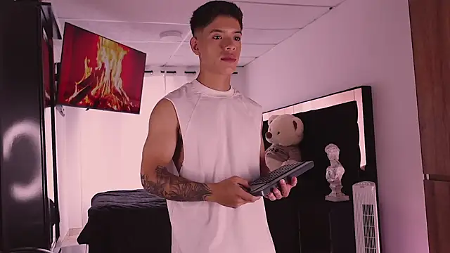 ErosKhaos online show from October 2025 03:53:01 PM