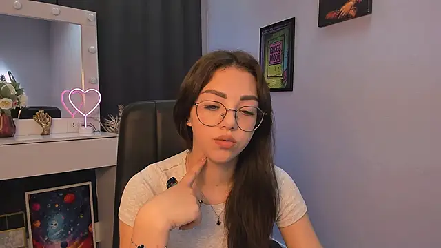 kiki swan online show from March 2025 11:05:02 AM