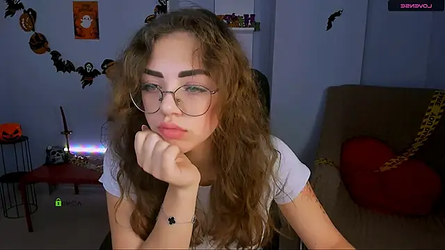 kiki swan online show from October 2025 06:50:02 AM