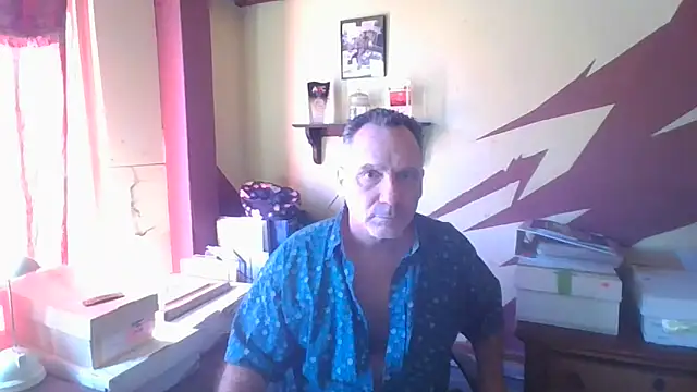 Snapshot of HunkofRock chatting on February 2026 05:20:01 PM HunkofRock online show from February 2026 05:20:01 PM