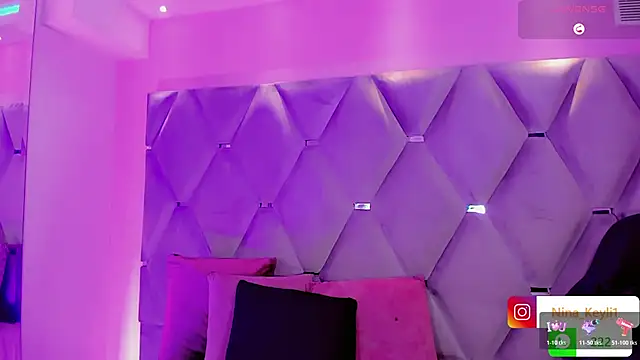 Nina Keyli online show from December 2025 07:40:02 PM