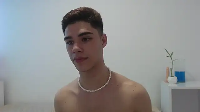 Snapshot of juanes_puthee chatting on March 2025 09:56:01 PM juanes puthee online show from March 2025 09:56:01 PM