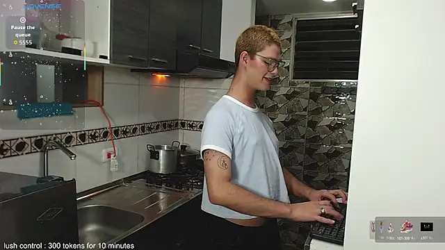 Snapshot of juanes_puthee chatting on October 2025 12:19:02 AM juanes puthee online show from October 2025 12:19:02 AM