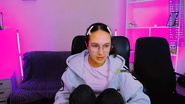 Snapshot of mona_cloud chatting on November 2025 02:21:01 AM mona cloud online show from November 2025 02:21:01 AM