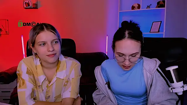 Snapshot of mona_cloud chatting on December 2025 12:51:01 AM mona cloud online show from December 2025 12:51:01 AM