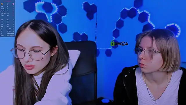 Snapshot of mona_cloud chatting on December 2025 08:35:01 PM mona cloud online show from December 2025 08:35:01 PM