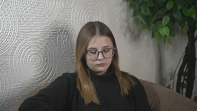 Snapshot of EdytBalle chatting on March 2025 03:18:02 PM EdytBalle online show from March 2025 03:18:02 PM