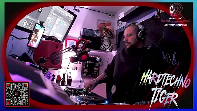 Snapshot of C-Stel-D-Tiger chatting on October 2025 08:31:02 PM C-Stel-D-Tiger online show from October 2025 08:31:02 PM