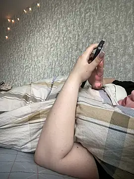 Snapshot of Dreamy_Desire chatting on March 2025 09:01:02 AM Dreamy Desire online show from March 2025 09:01:02 AM