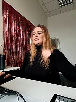 Juicy PeachLux online show from November 2025 07:55:02 AM