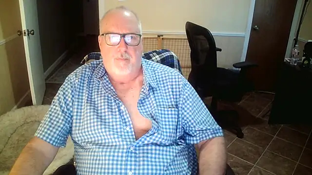 superbearboss online show from October 2025 01:57:02 PM