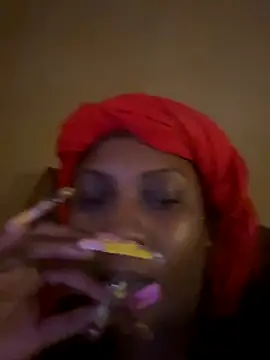 Snapshot of Dymmmm chatting on November 2025 10:53:02 PM Dymmmm online show from November 2025 10:53:02 PM