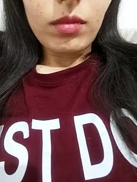 saraaxx1 online show from November 2025 10:59:01 AM