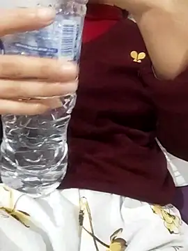 saraaxx1 online show from February 2026 10:47:02 PM