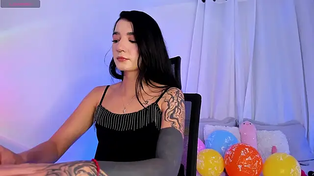 Snapshot of Hi_Soyfer chatting on November 2025 03:52:02 PM Hi Soyfer online show from November 2025 03:52:02 PM