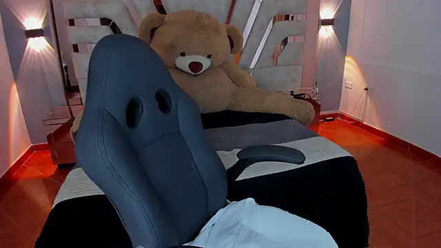 MaddyCrofft online show from March 2025 06:07:01 PM