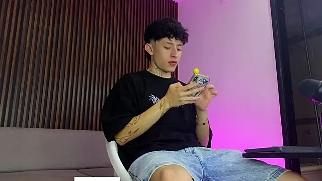 troy rouge online show from September 2025 07:26:02 PM