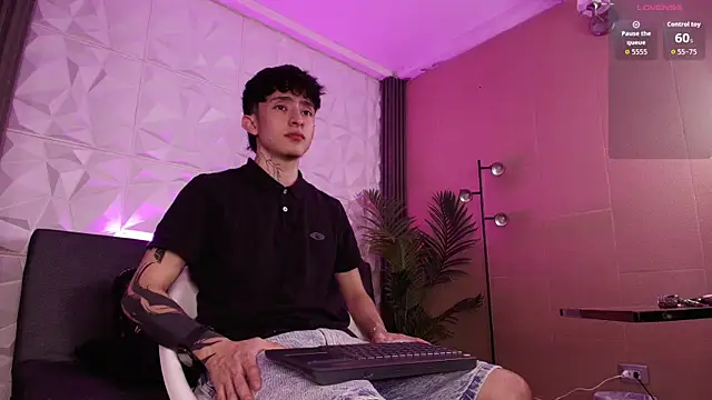 troy rouge online show from December 2025 07:30:02 PM