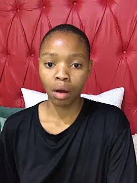 Snapshot of BondiBitch chatting on October 2025 08:28:02 PM BondiBitch online show from October 2025 08:28:02 PM