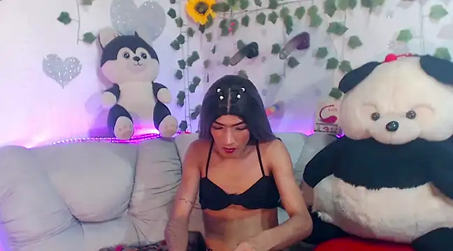 Snapshot of KimberlyXtreme chatting on March 2025 08:32:02 PM KimberlyXtreme online show from March 2025 08:32:02 PM