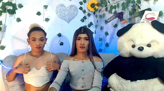 Snapshot of KimberlyXtreme chatting on March 2025 04:52:01 AM KimberlyXtreme online show from March 2025 04:52:01 AM