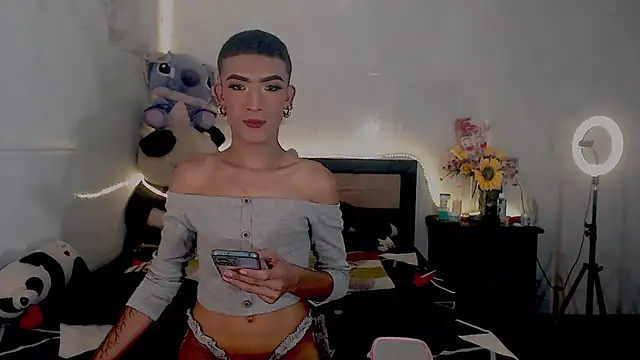 Snapshot of KimberlyXtreme chatting on September 2025 02:44:02 AM KimberlyXtreme online show from September 2025 02:44:02 AM
