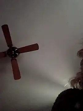 KITTYBOOBOOFUXX online show from October 2025 01:10:01 PM