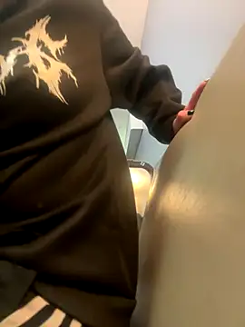 KITTYBOOBOOFUXX online show from December 2025 02:50:02 AM