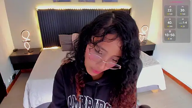 Snapshot of Arihsay_evans chatting on November 2025 12:48:02 PM Arihsay evans online show from November 2025 12:48:02 PM