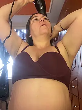 Luna-nevada online show from April 2026 05:06:01 PM