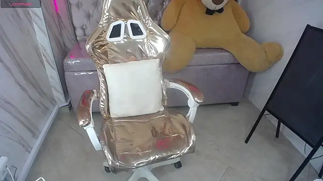 Snapshot of _wendy_b chatting on March 2025 09:42:02 PM wendy b online show from March 2025 09:42:02 PM