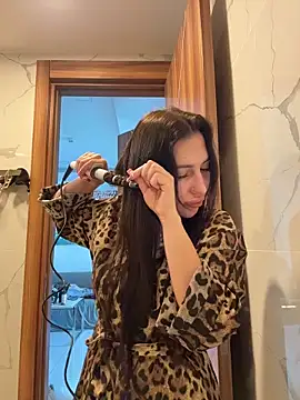 Snapshot of AleksandraRich chatting on November 2025 01:08:02 AM AleksandraRich online show from November 2025 01:08:02 AM