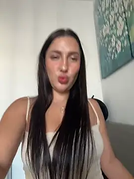 Snapshot of AleksandraRich chatting on December 2025 02:30:01 AM AleksandraRich online show from December 2025 02:30:01 AM