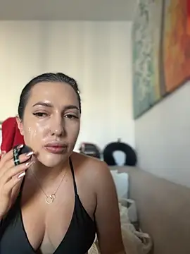 Snapshot of AleksandraRich chatting on December 2025 01:11:01 AM AleksandraRich online show from December 2025 01:11:01 AM