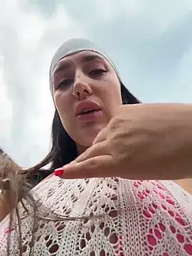 Snapshot of AleksandraRich chatting on February 2026 06:22:01 AM AleksandraRich online show from February 2026 06:22:01 AM