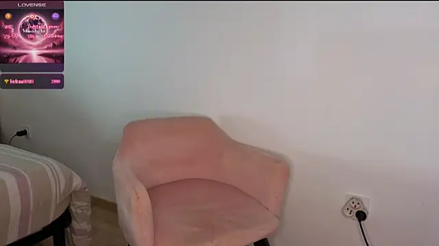 Snapshot of Moonlight-Temptation chatting on October 2025 01:01:02 PM Moonlight-Temptation online show from October 2025 01:01:02 PM