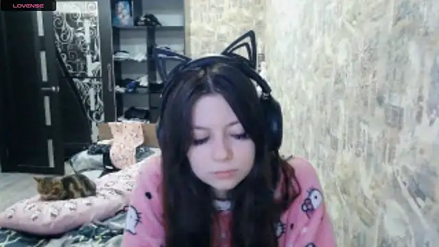 Snapshot of RendyDow chatting on November 2025 10:29:01 AM RendyDow online show from November 2025 10:29:01 AM