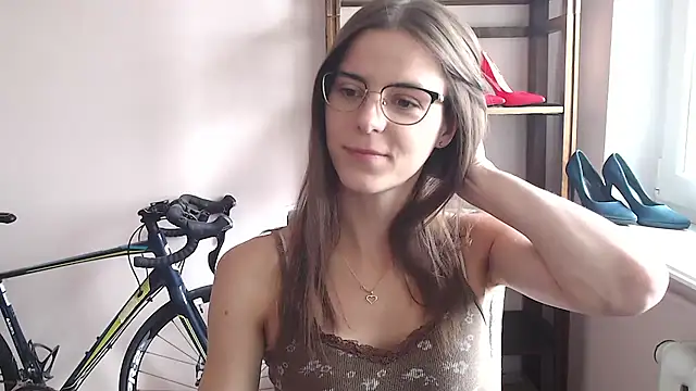 love megi online show from April 2026 01:31:01 PM