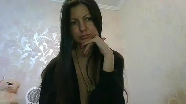 AliseWats online show from December 2025 05:09:01 PM