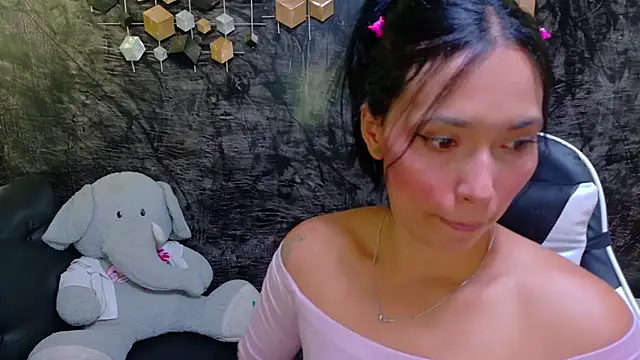 Snapshot of _LiilyWong chatting on July 2026 04:09:01 AM LiilyWong online show from July 2026 04:09:01 AM