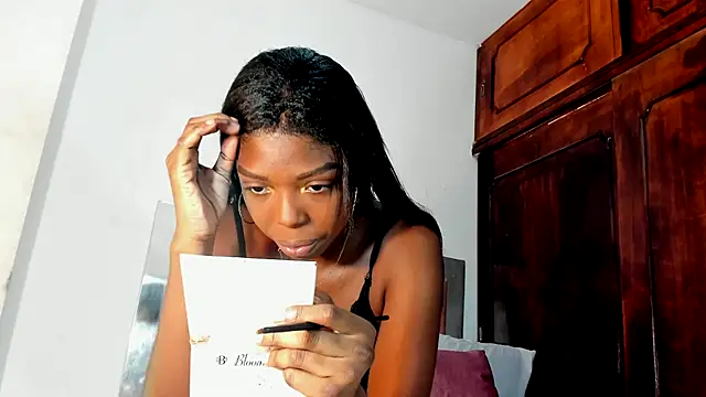 Snapshot of Coral_w10 chatting on September 2025 01:24:02 PM Coral w10 online show from September 2025 01:24:02 PM