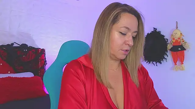 weet Evans    online show from November 2025 02:57:02 AM