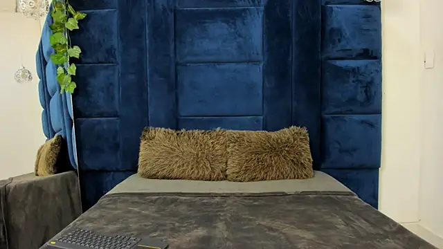 Snapshot of Samantha-Harpper chatting on March 2025 06:11:02 AM Samantha-Harpper online show from March 2025 06:11:02 AM