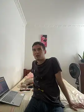 Snapshot of Thiagobb7 chatting on September 2025 07:37:02 PM Thiagobb7 online show from September 2025 07:37:02 PM