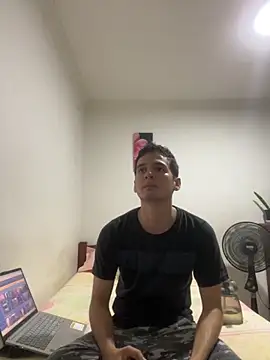 Snapshot of Thiagobb7 chatting on September 2025 11:07:01 PM Thiagobb7 online show from September 2025 11:07:01 PM