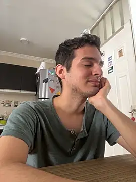 Snapshot of Thiagobb7 chatting on October 2025 03:23:02 PM Thiagobb7 online show from October 2025 03:23:02 PM