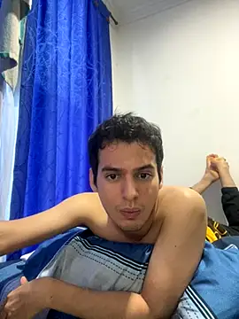 Snapshot of Thiagobb7 chatting on October 2025 10:17:02 PM Thiagobb7 online show from October 2025 10:17:02 PM