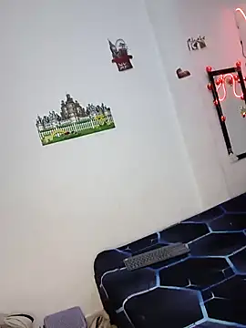 bella warzon online show from September 2025 02:47:02 AM